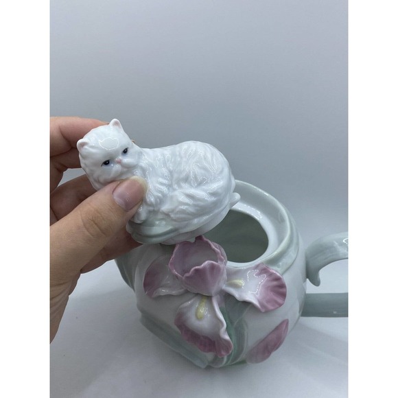 Porcelain Persian Cat Lily Flower Teapot - Picture 5 of 7